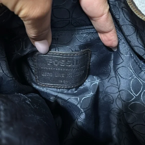 Fossil Long Live Vintage 90s black leather shoulder bag with signature hang tags - Picture 7 of 9